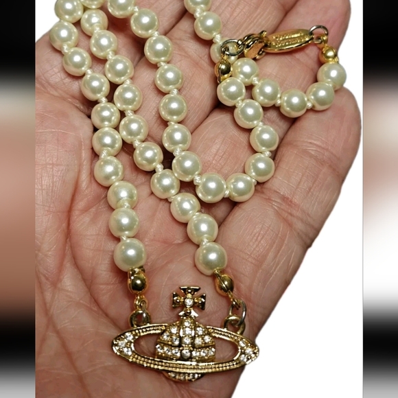 Vivienne Westwood Orb Pearl Necklace - Picture 6 of 9